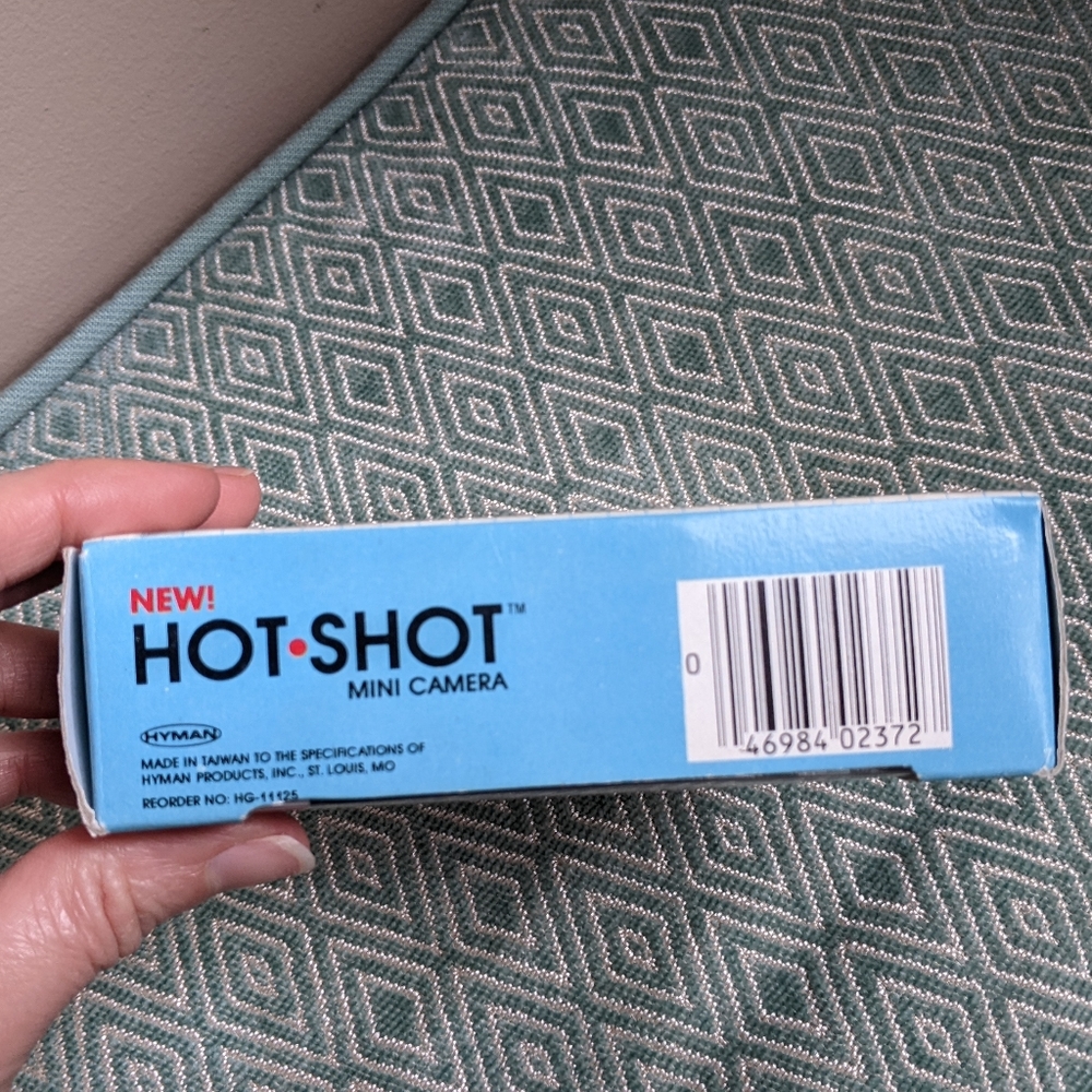 Vintage Hot Shot Mini Camera - Picture 6 of 6